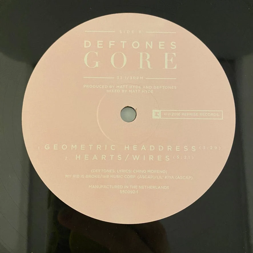 Deftones – Gore 2LP USED NM/VG++ 180 Gram Gold-Foil Numbered - Image 4